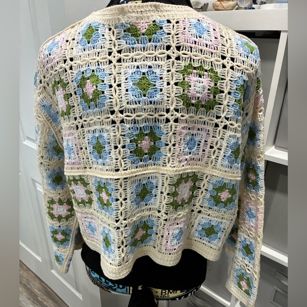 Crochet Knit Cropped Sweater with Pastel Squares - Picture 3 of 5